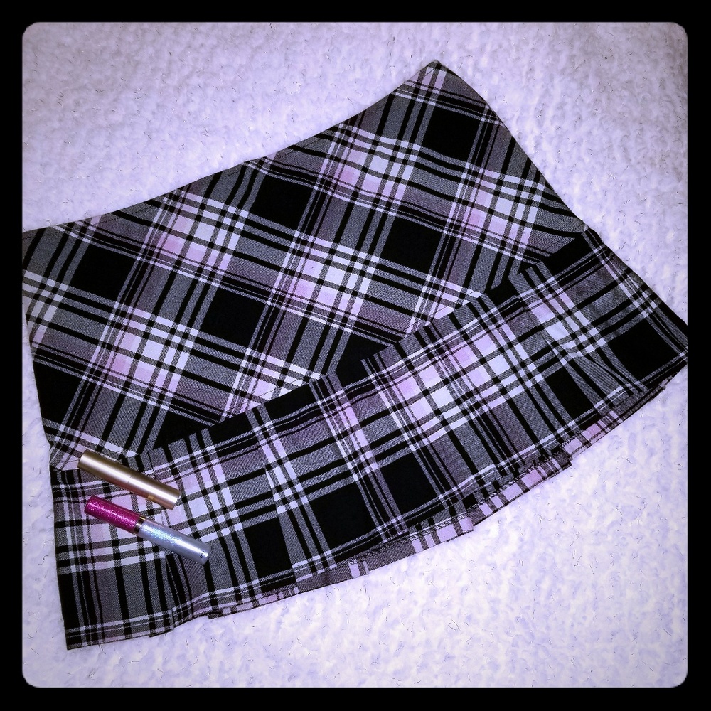 Pink/Black Plaid Tracy Evan's Pleated Mini Skirt